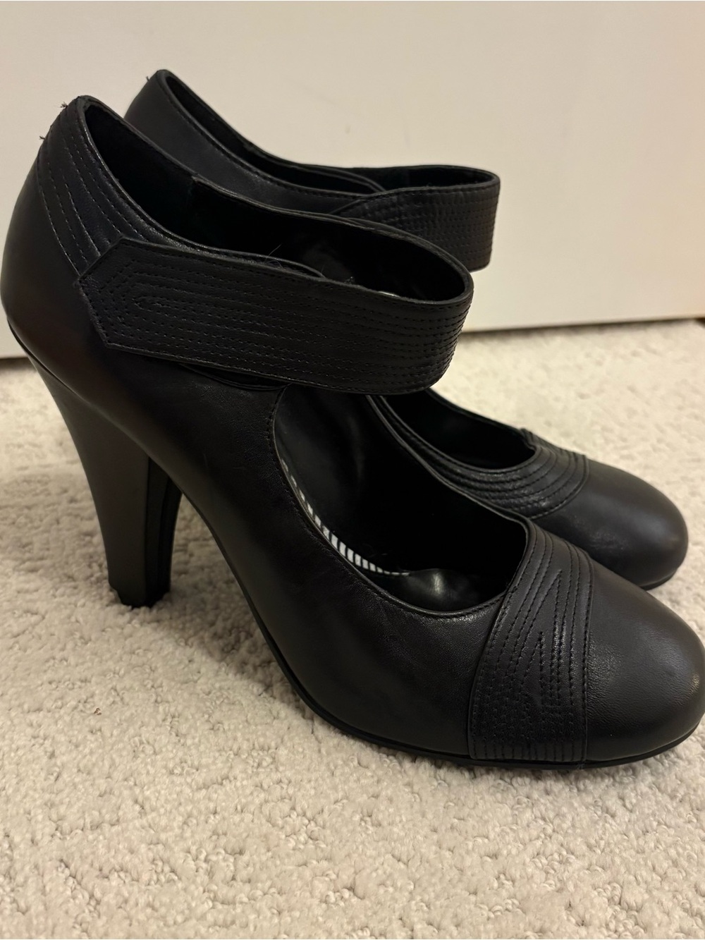 VTG Newport News Mary Jane Style Heels